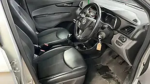 Used 2018 Vauxhall Viva Sl Silver - Interior and Exterior details 10
