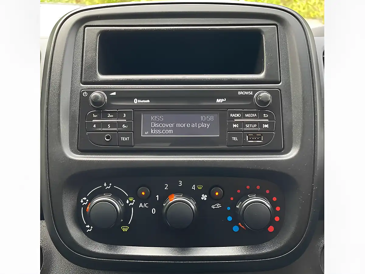 Used 2018 Vauxhall Vivaro 2700 Biturbo Panel Van L1 H1 Silver - Interior and Exterior details 18