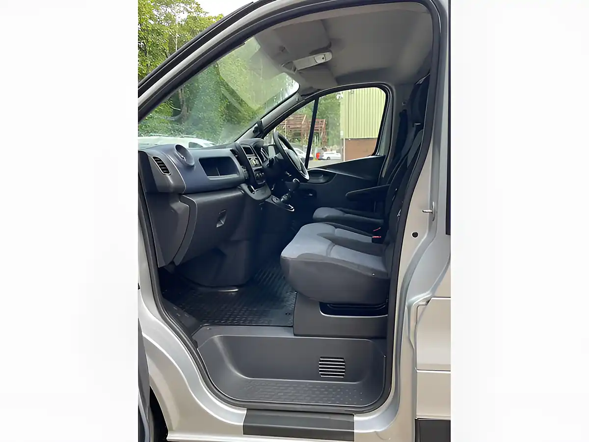 Used 2018 Vauxhall Vivaro 2700 Biturbo Panel Van L1 H1 Silver - Interior and Exterior details 19