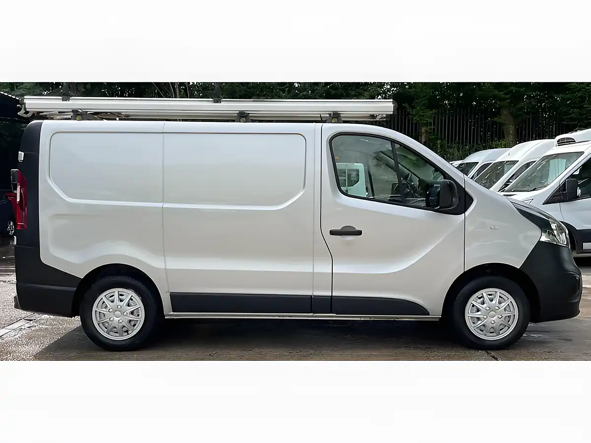 Used 2018 Vauxhall Vivaro 2700 Biturbo Panel Van L1 H1 Silver - Interior and Exterior details 6