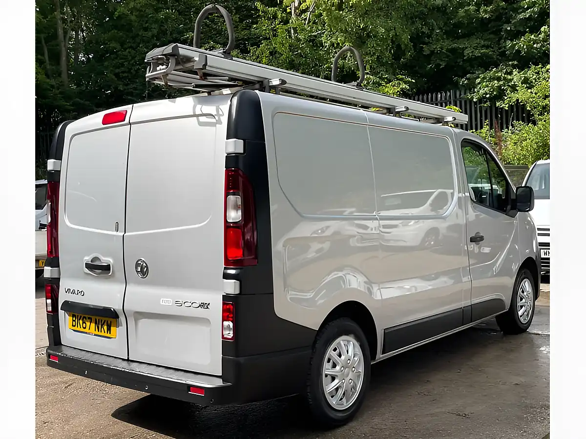 Used 2018 Vauxhall Vivaro 2700 Biturbo Panel Van L1 H1 Silver - Interior and Exterior details 8
