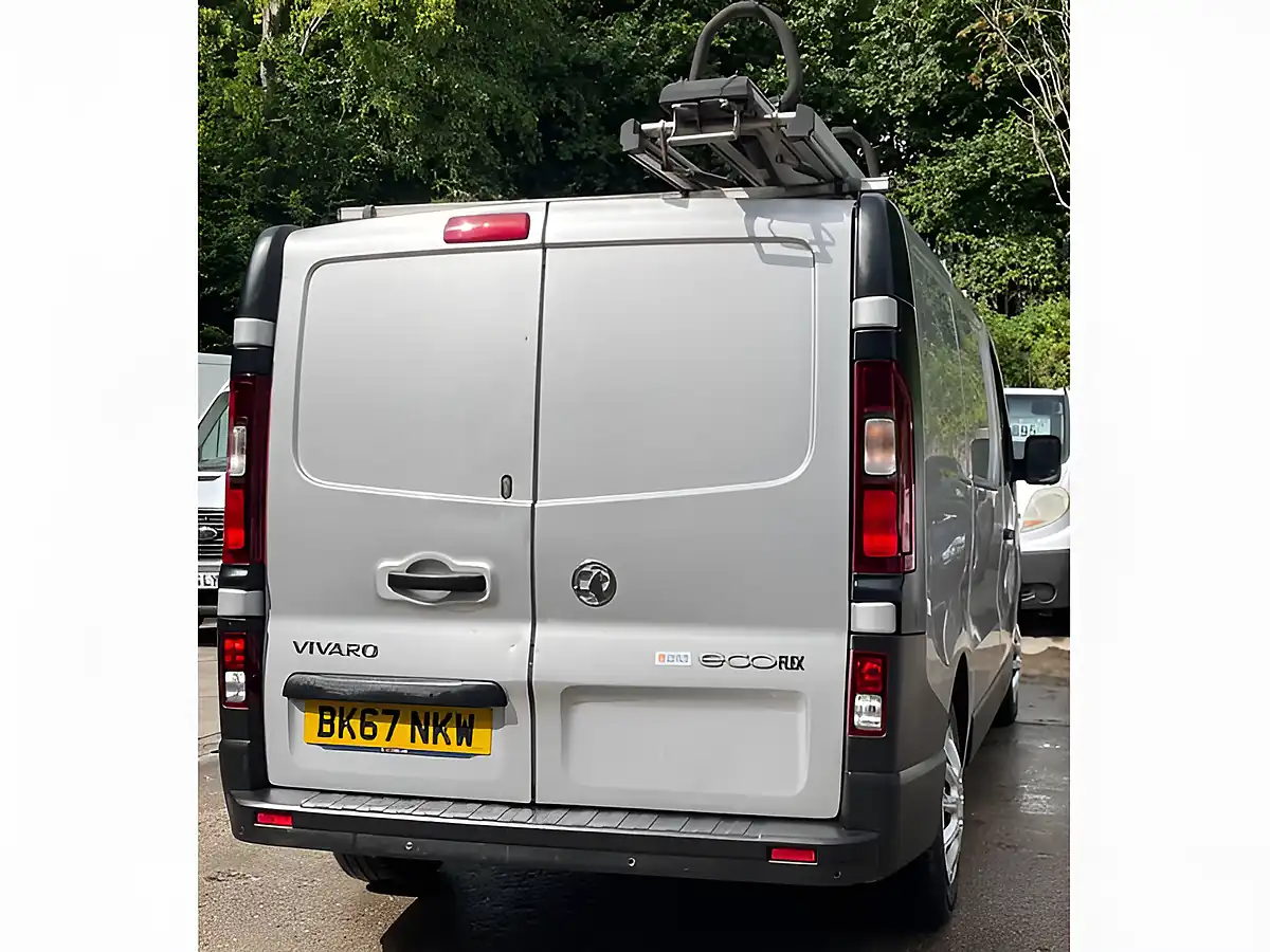 Used 2018 Vauxhall Vivaro 2700 Biturbo Panel Van L1 H1 Silver - Interior and Exterior details 9