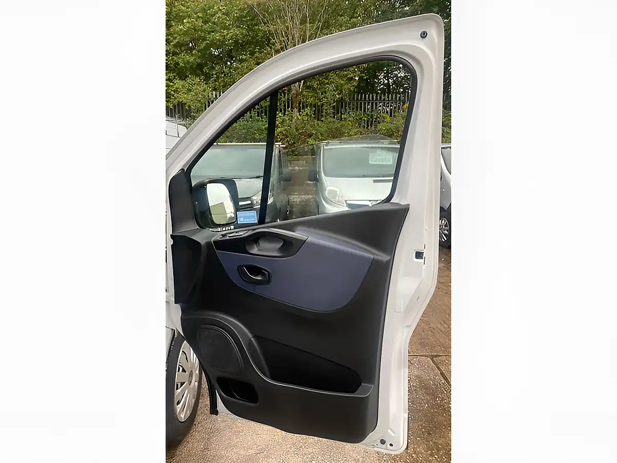 Used 2018 Vauxhall Vivaro 2700 L1 H1 White - Interior and Exterior details 15