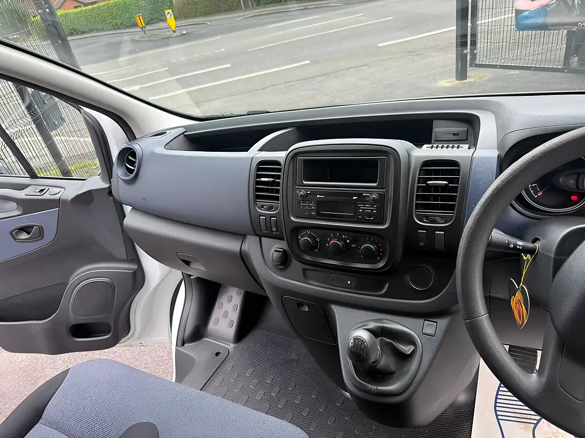 Used 2018 Vauxhall Vivaro 2900 H1 White - Interior and Exterior details 9