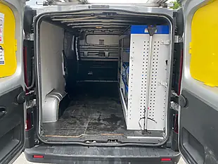 Used 2018 Vauxhall Vivaro 2900 Panel Van L2 H1 Silver - Interior and Exterior details 13
