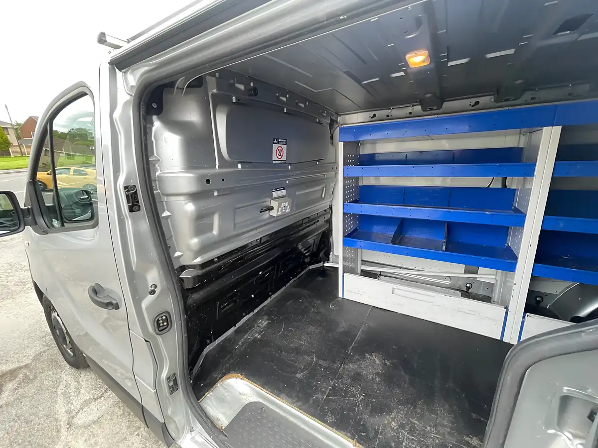 Used 2018 Vauxhall Vivaro 2900 Panel Van L2 H1 Silver - Interior and Exterior details 15