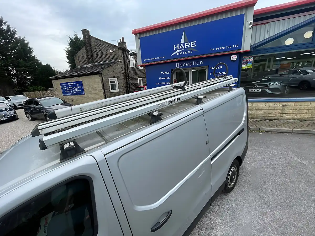 Used 2018 Vauxhall Vivaro 2900 Panel Van L2 H1 Silver - Interior and Exterior details 17