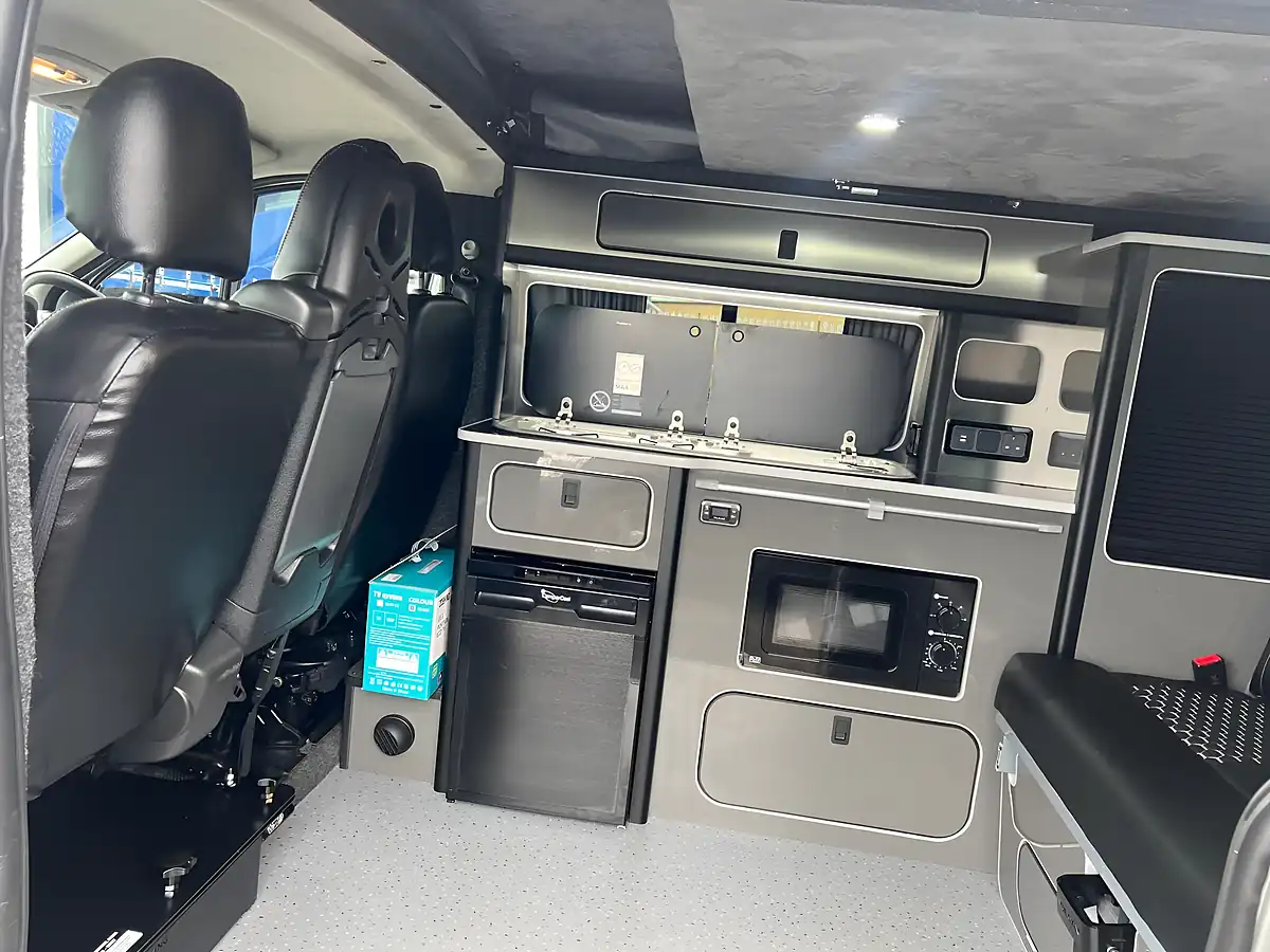 Used 2018 Vauxhall Vivaro Campervan Silver - Interior and Exterior details 14