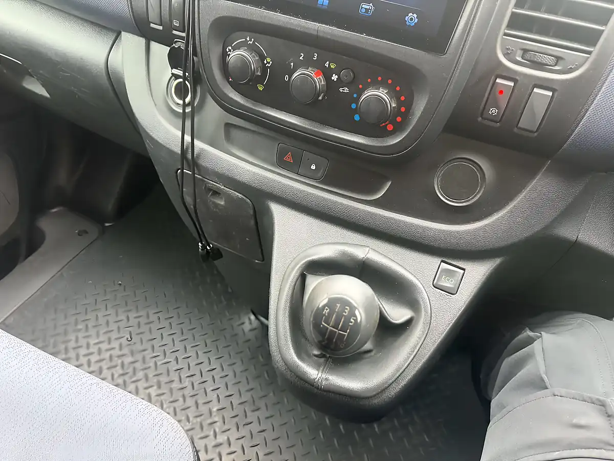 Used 2018 Vauxhall Vivaro Combi S/S - Interior and Exterior details 19