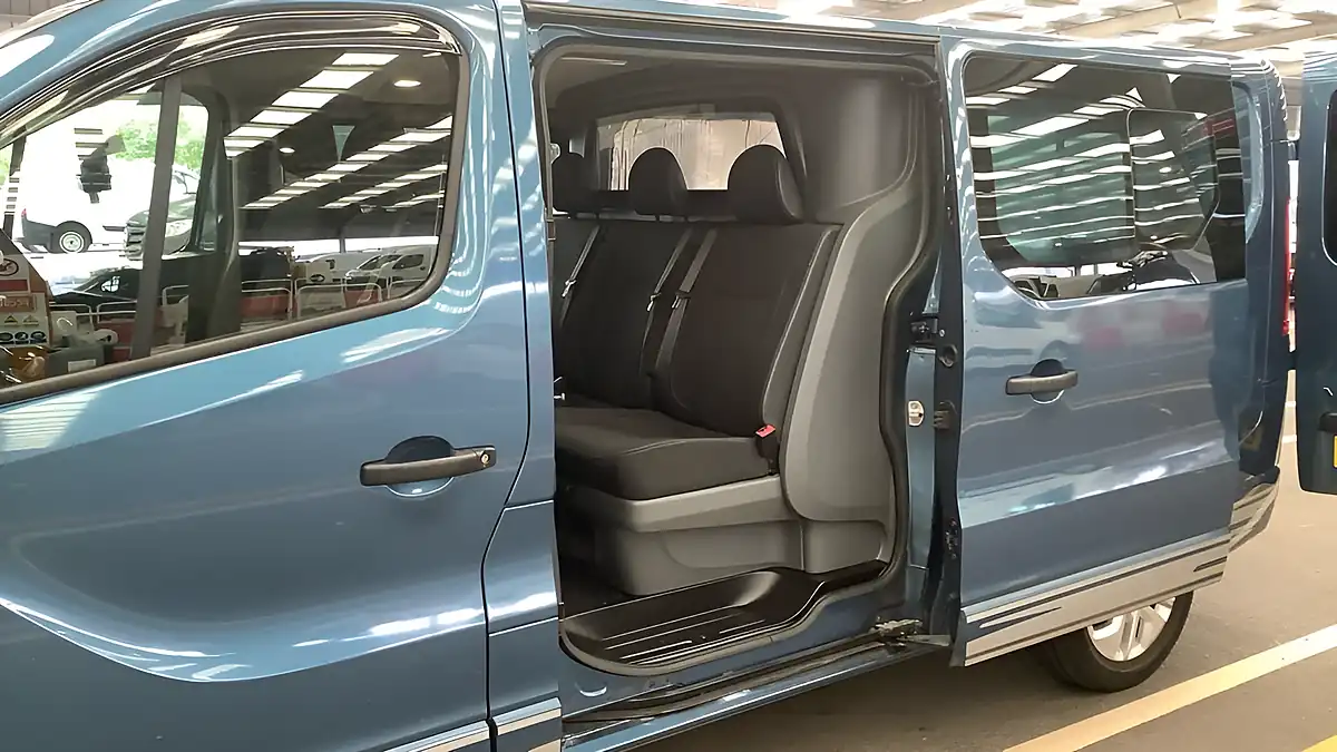 Used 2018 Vauxhall Vivaro Limited Edition Nav Blue - Interior and Exterior details 12