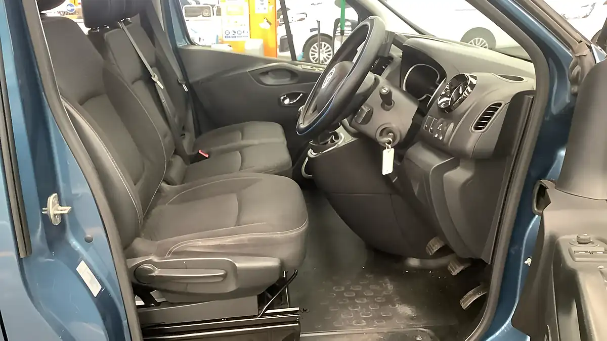 Used 2018 Vauxhall Vivaro Limited Edition Nav Blue - Interior and Exterior details 13