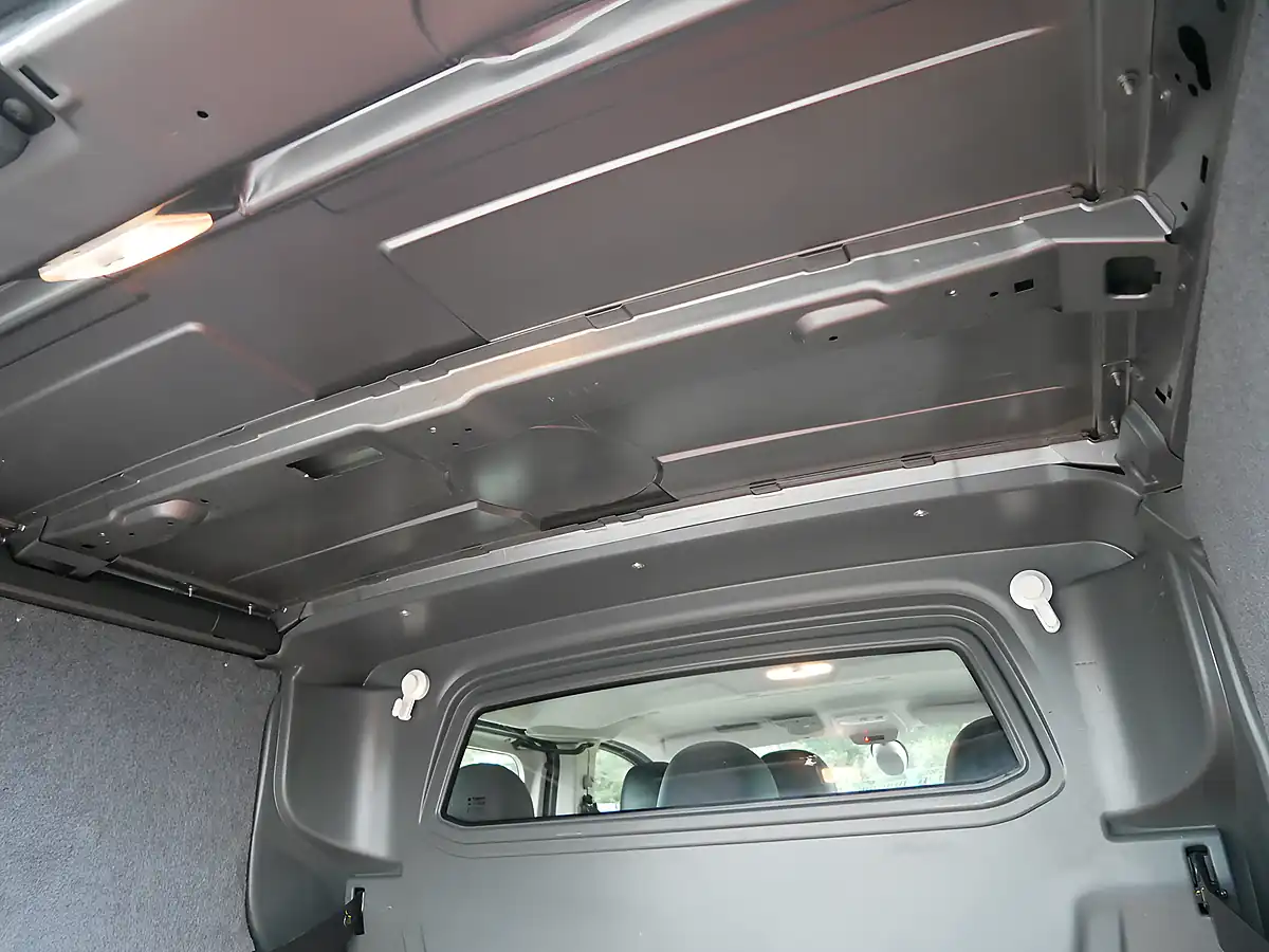 Used 2018 Vauxhall Vivaro Limited Edition Nav Iron Grey - Interior and Exterior details 13