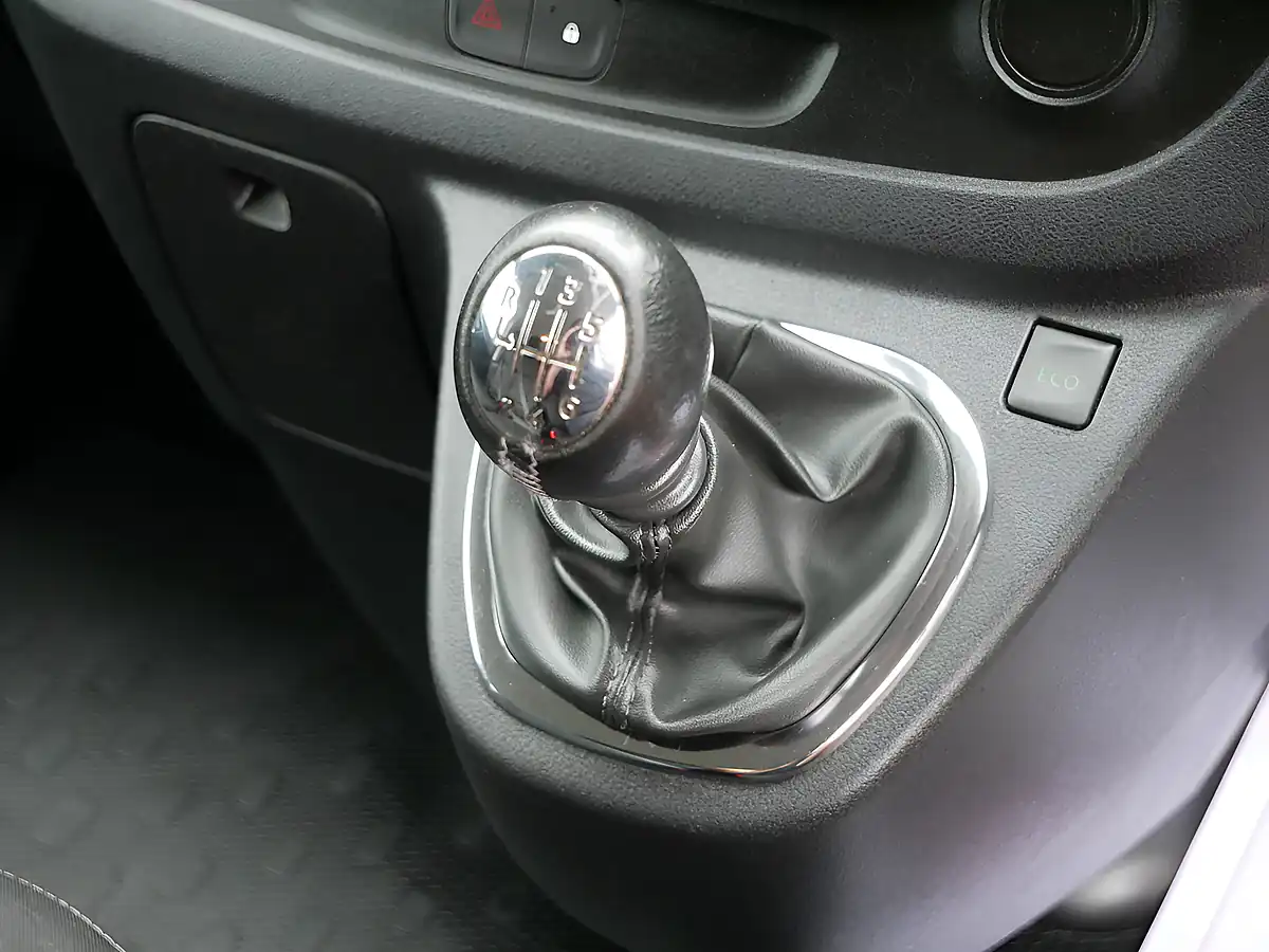 Used 2018 Vauxhall Vivaro Limited Edition Nav Iron Grey - Interior and Exterior details 18