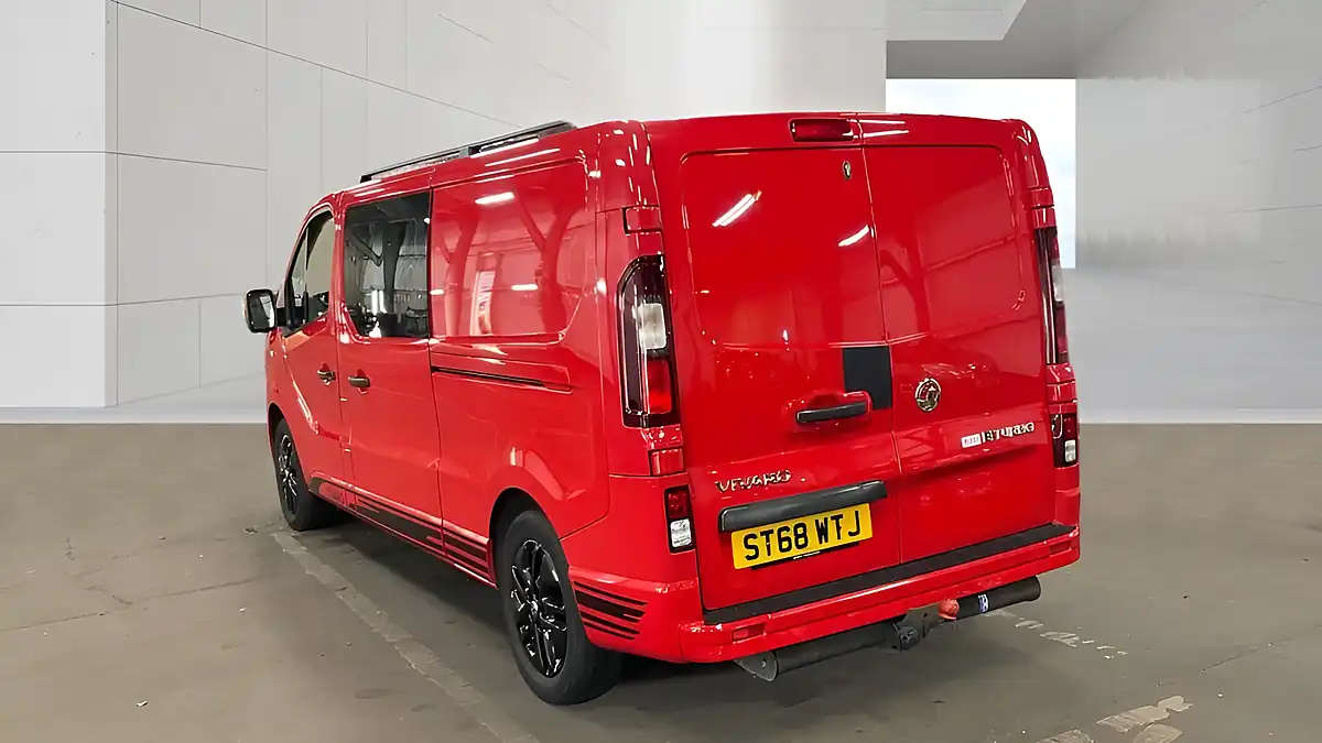 Used 2018 Vauxhall Vivaro Limited Edition Nav Lwb Red - Interior and Exterior details 3