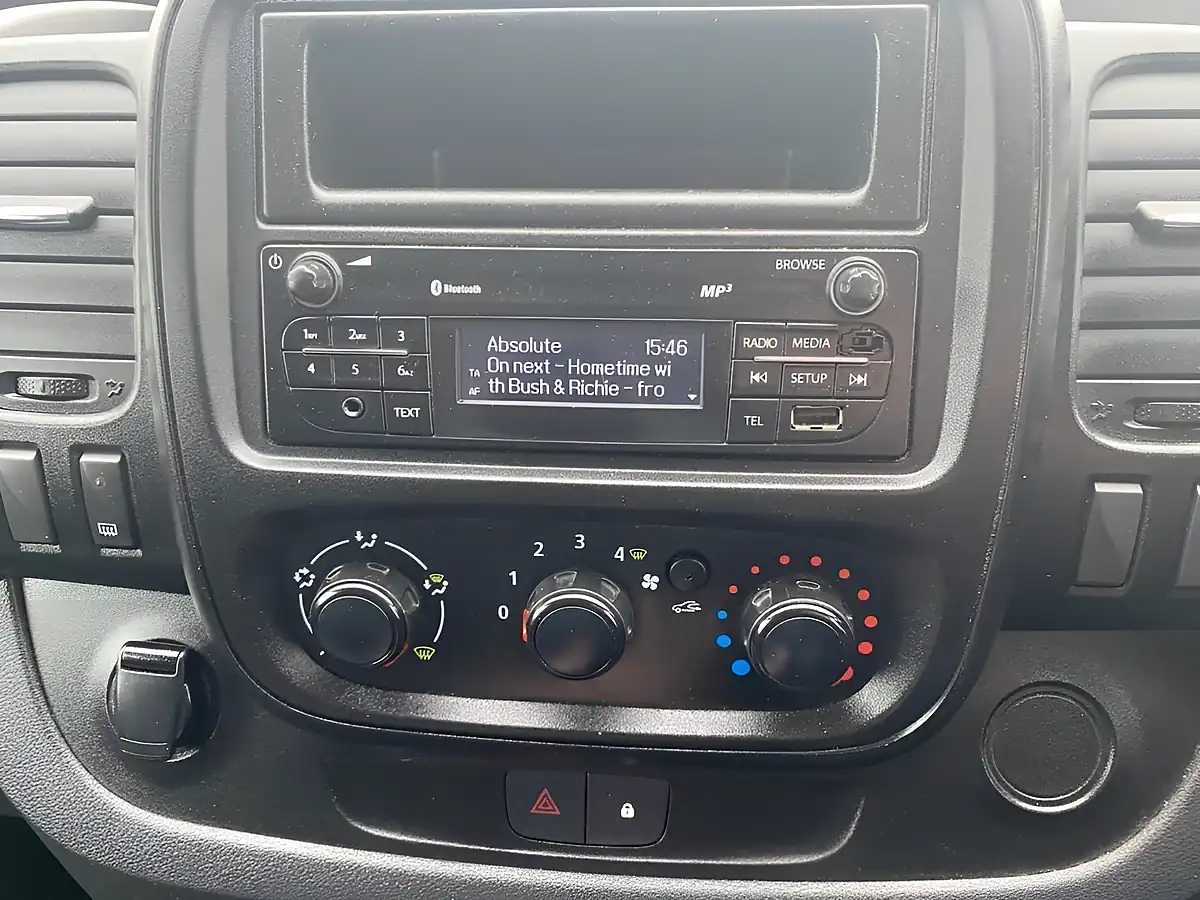 Used 2018 Vauxhall Vivaro Lwb White - Interior and Exterior details 14