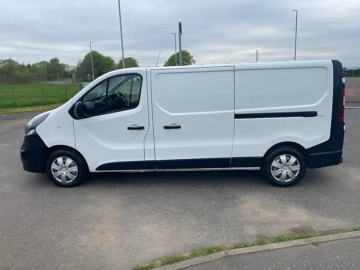 Used 2018 Vauxhall Vivaro Lwb White - Interior and Exterior details 16