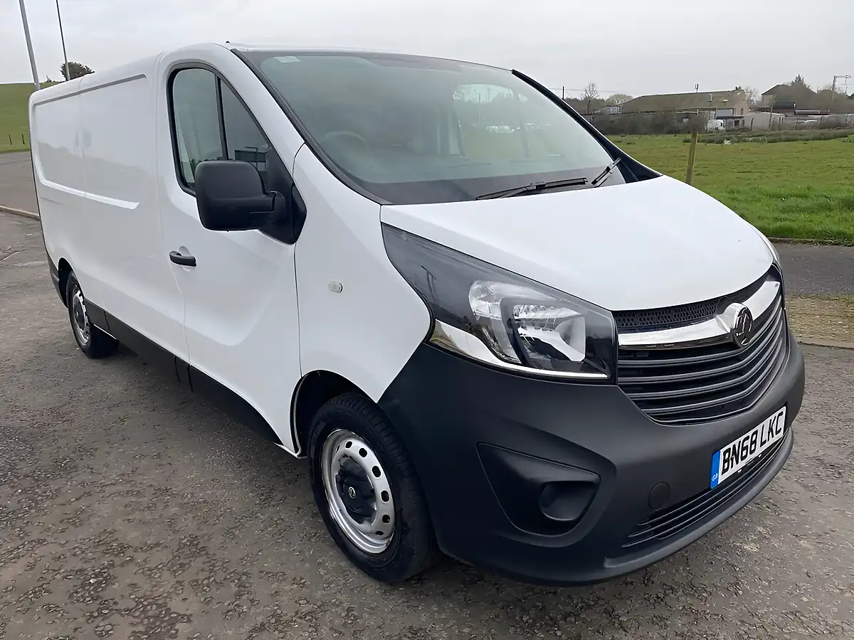 Used 2018 Vauxhall Vivaro Lwb White - Front View