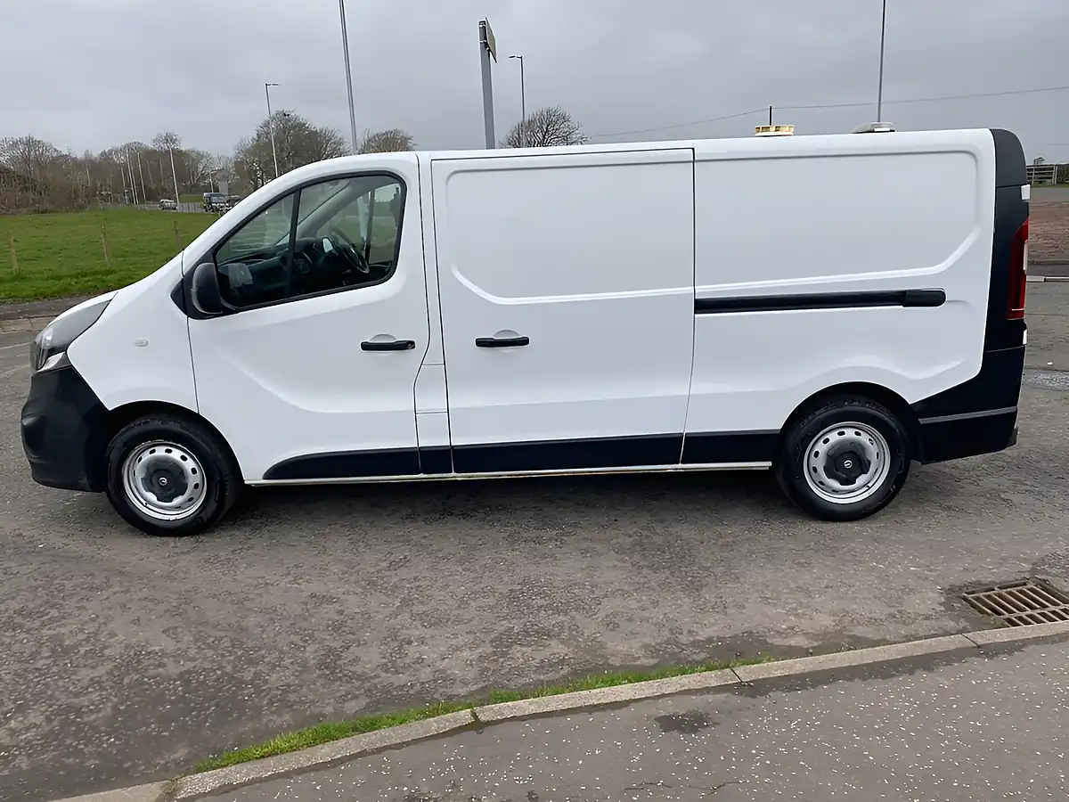 Used 2018 Vauxhall Vivaro Lwb White - Interior and Exterior details 16