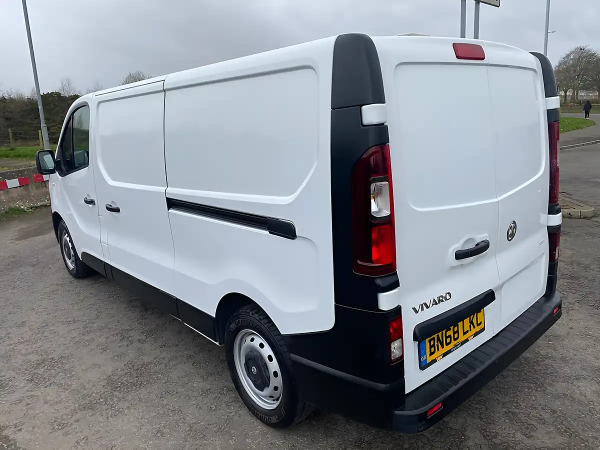Used 2018 Vauxhall Vivaro Lwb White - Interior and Exterior details 17