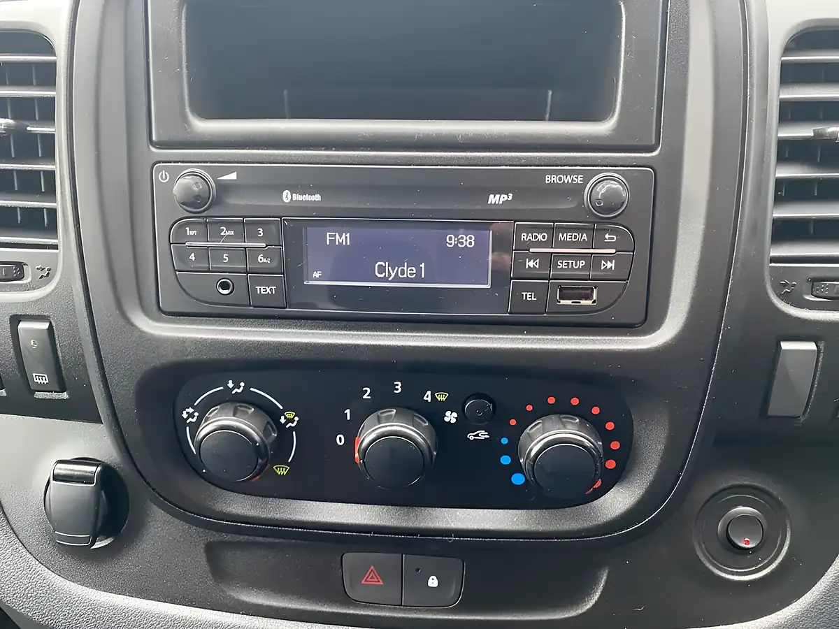 Used 2018 Vauxhall Vivaro Lwb White - Interior and Exterior details 5