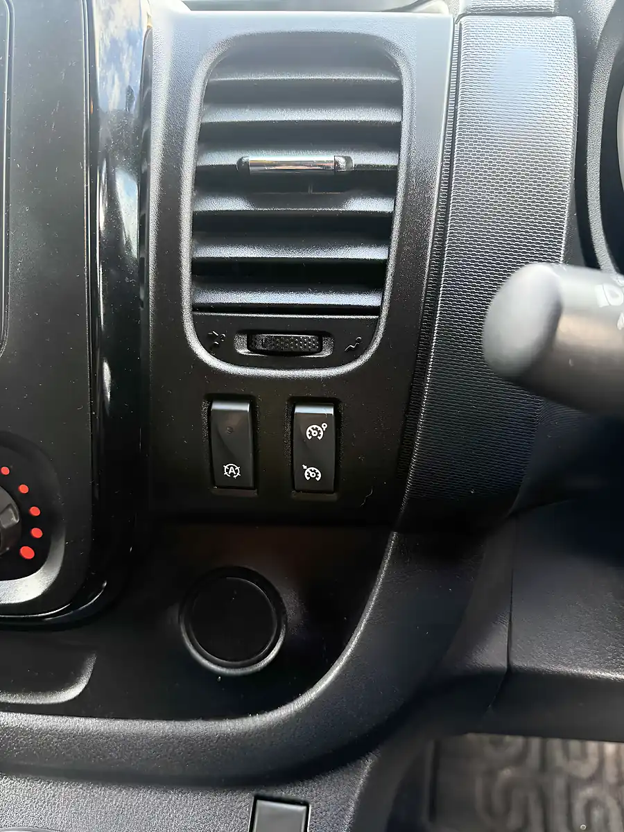 Used 2018 Vauxhall Vivaro Sport - Interior and Exterior details 15