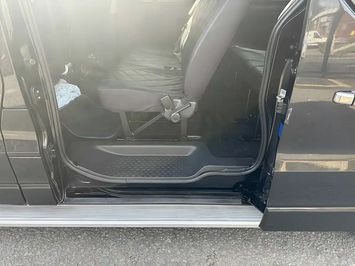 Used 2018 Vauxhall Vivaro Sport - Interior and Exterior details 8