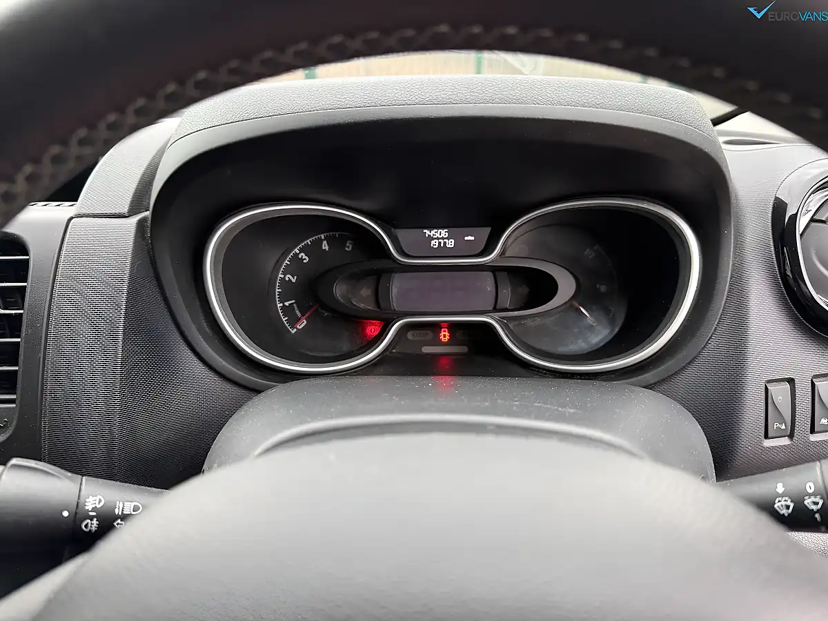 Used 2018 Vauxhall Vivaro Sportive Grey - Interior and Exterior details 8