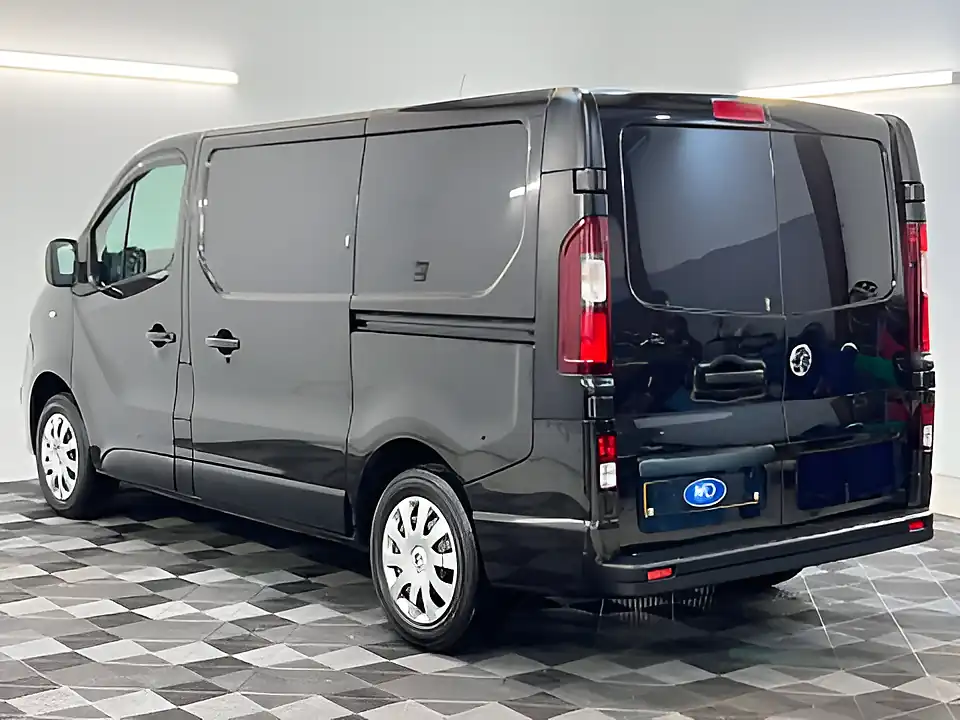 Used 2018 Vauxhall Vivaro Sportive L1H1 Black - Interior and Exterior details 7