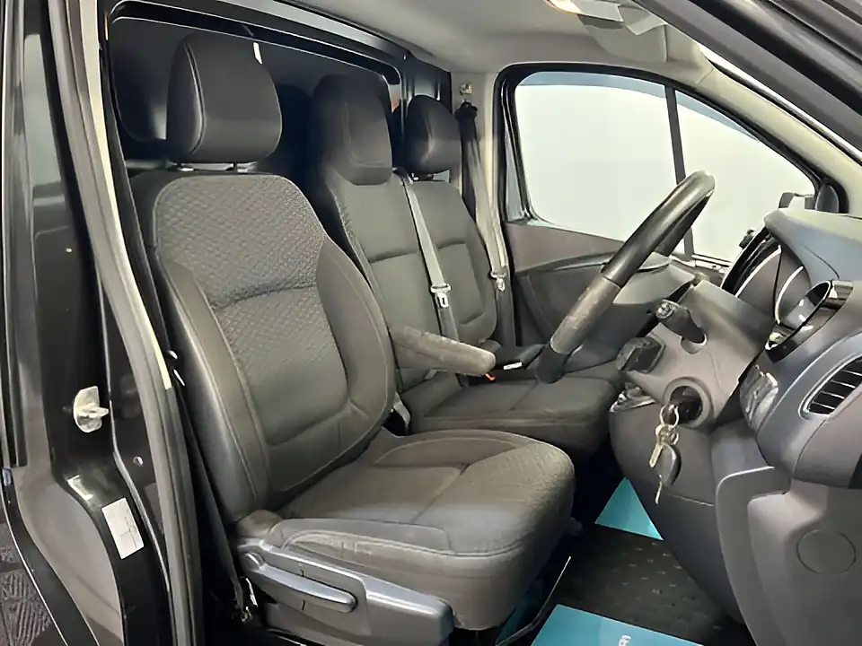 Used 2018 Vauxhall Vivaro Sportive L1H1 Black - Interior and Exterior details 13