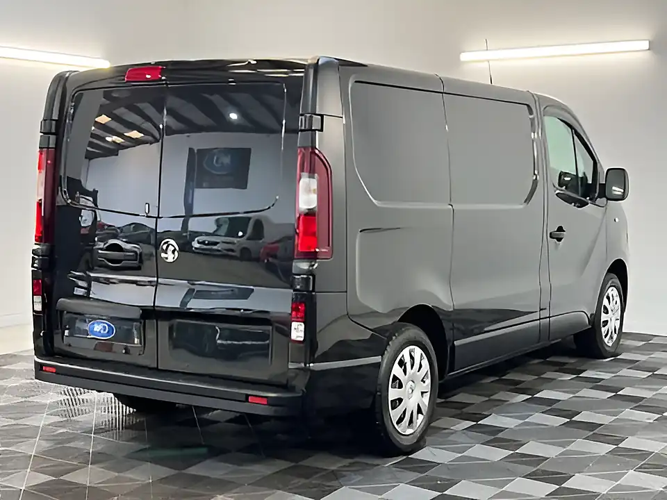 Used 2018 Vauxhall Vivaro Sportive L1H1 Black - Interior and Exterior details 3