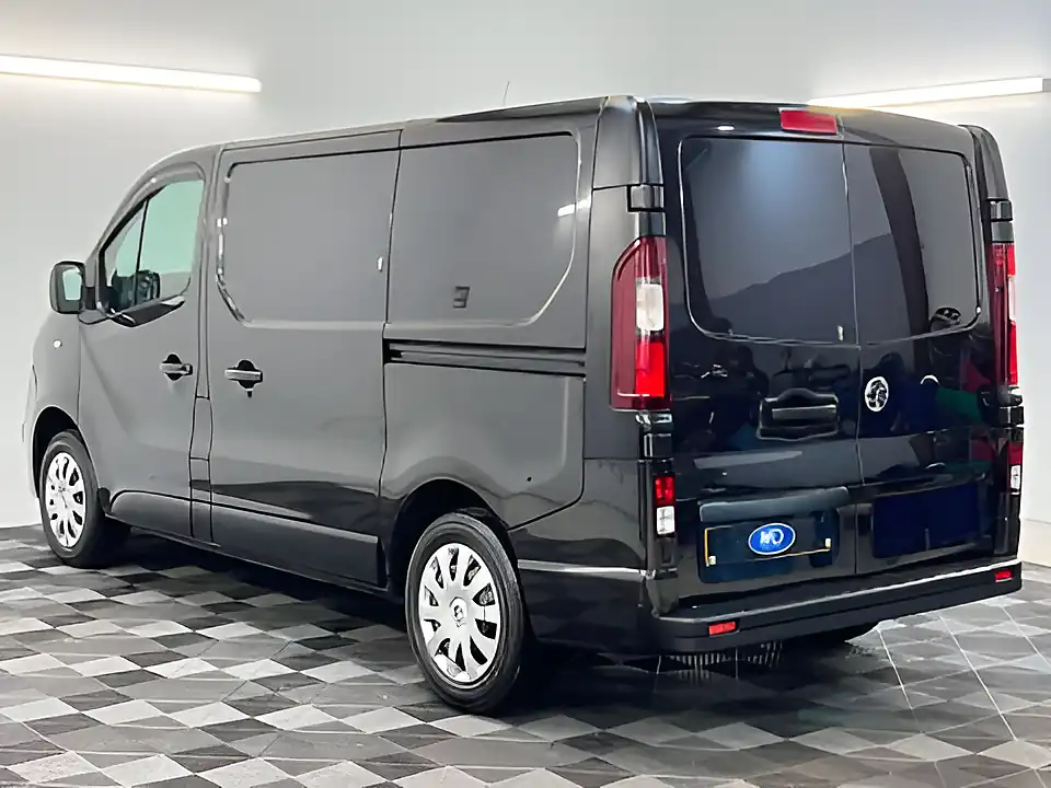 Used 2018 Vauxhall Vivaro Sportive L1H1 Black - Interior and Exterior details 7