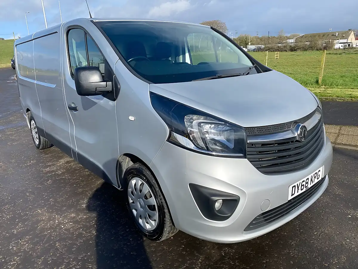 Used 2018 Vauxhall Vivaro Sportive Lwb Silver - Front View