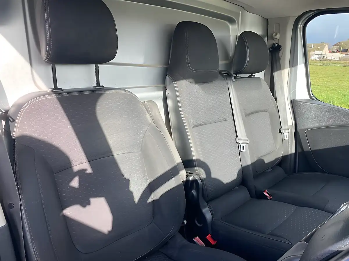 Used 2018 Vauxhall Vivaro Sportive Lwb Silver - Interior and Exterior details 12