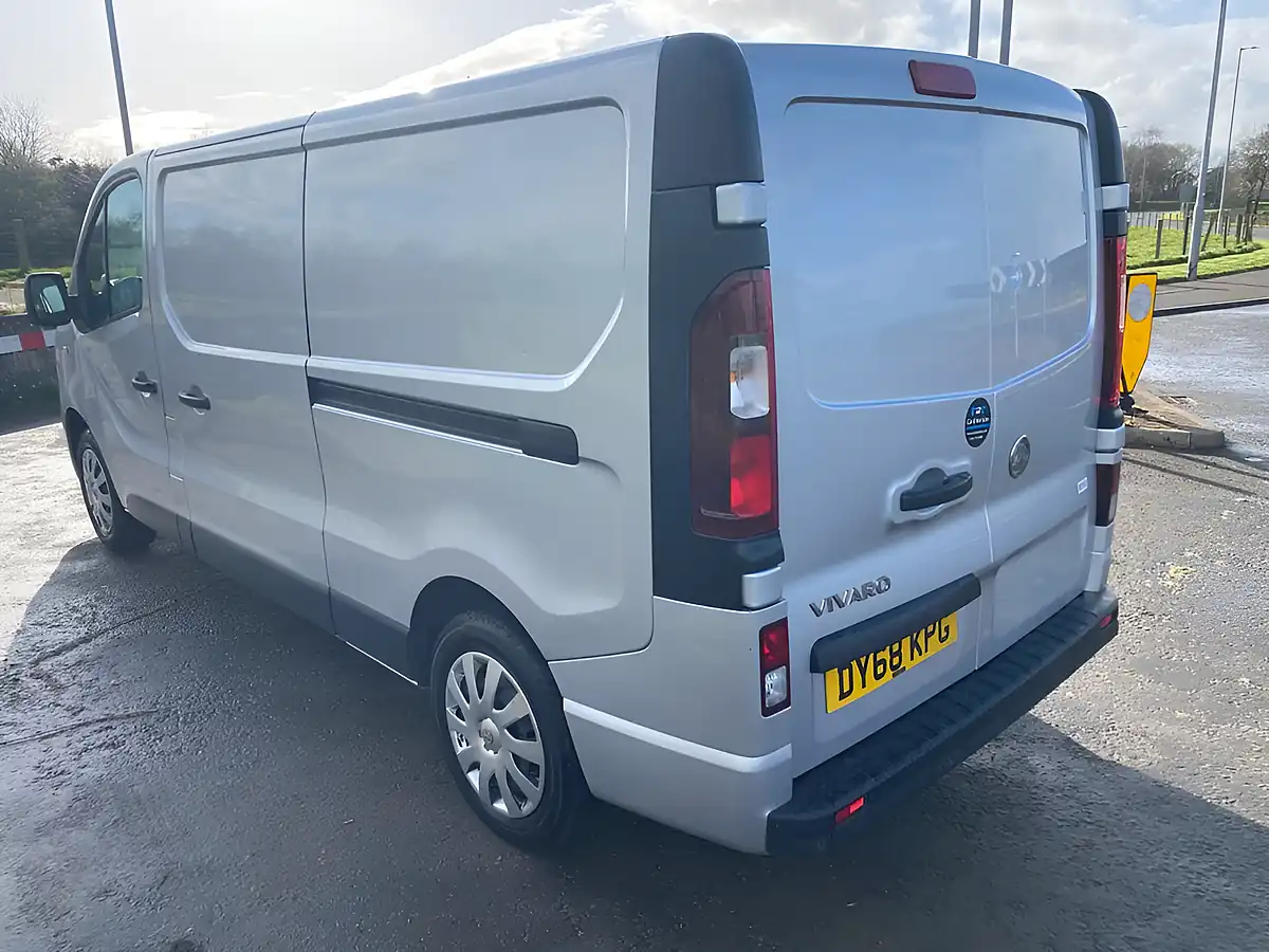 Used 2018 Vauxhall Vivaro Sportive Lwb Silver - Interior and Exterior details 15