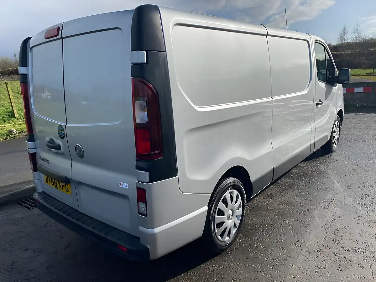 Used 2018 Vauxhall Vivaro Sportive Lwb Silver - Interior and Exterior details 3