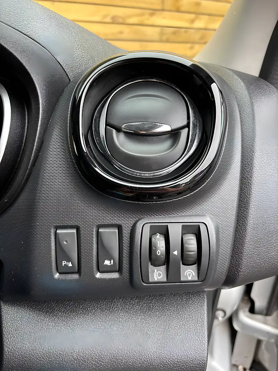 Used 2018 Vauxhall Vivaro Sportive Panel Van Silver - Interior and Exterior details 17
