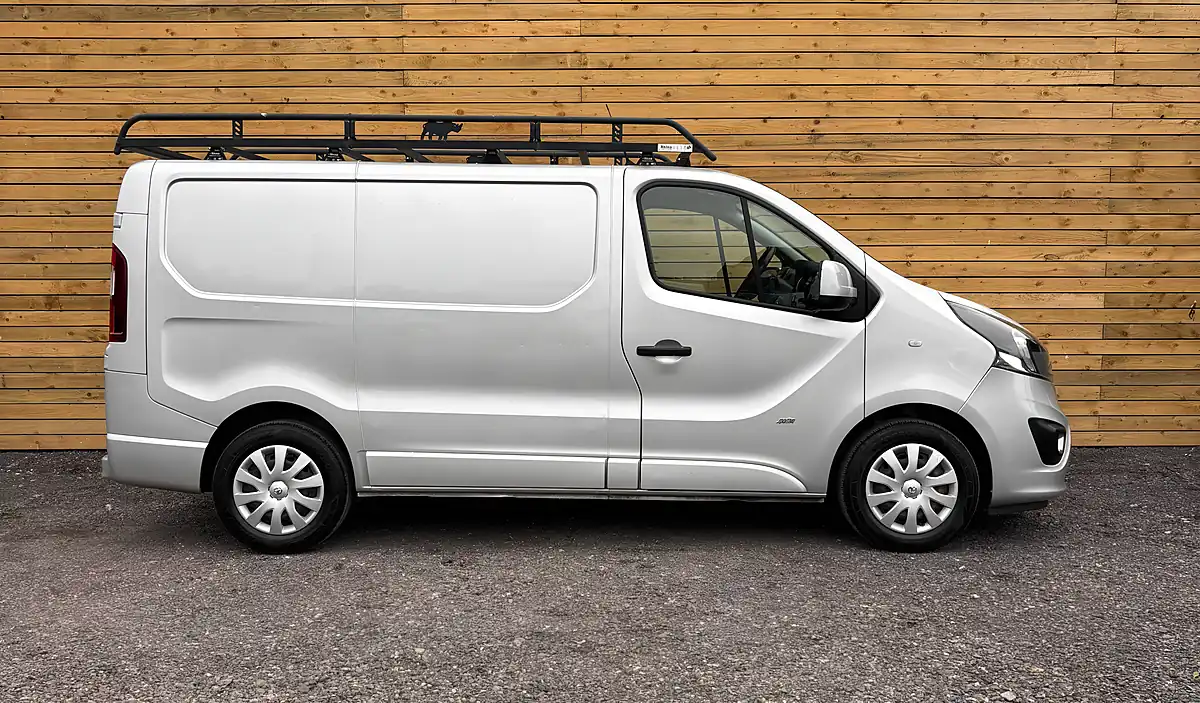 Used 2018 Vauxhall Vivaro Sportive Panel Van Silver - Interior and Exterior details 2