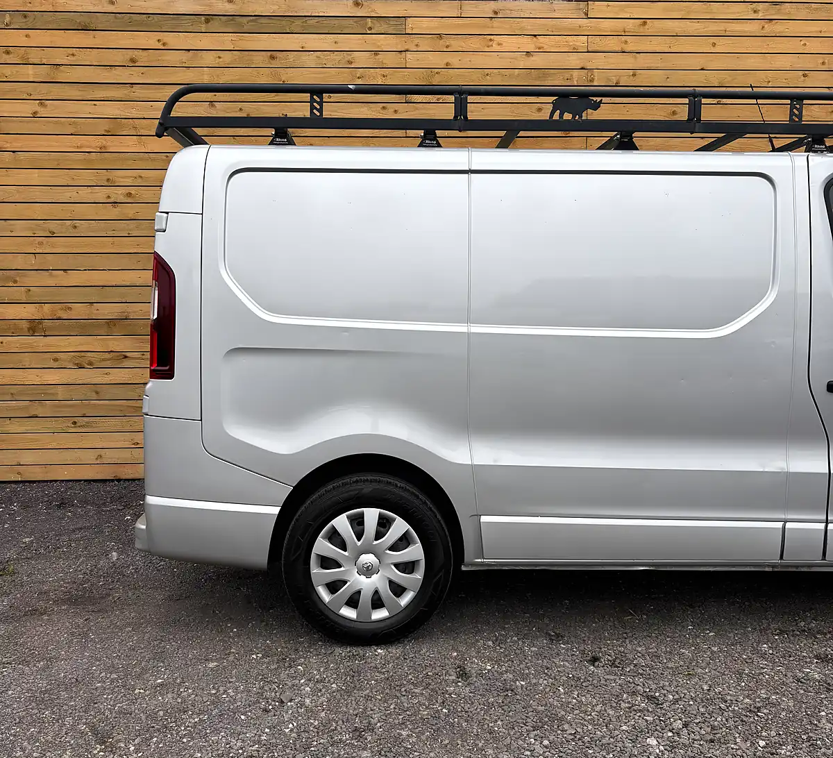 Used 2018 Vauxhall Vivaro Sportive Panel Van Silver - Interior and Exterior details 4