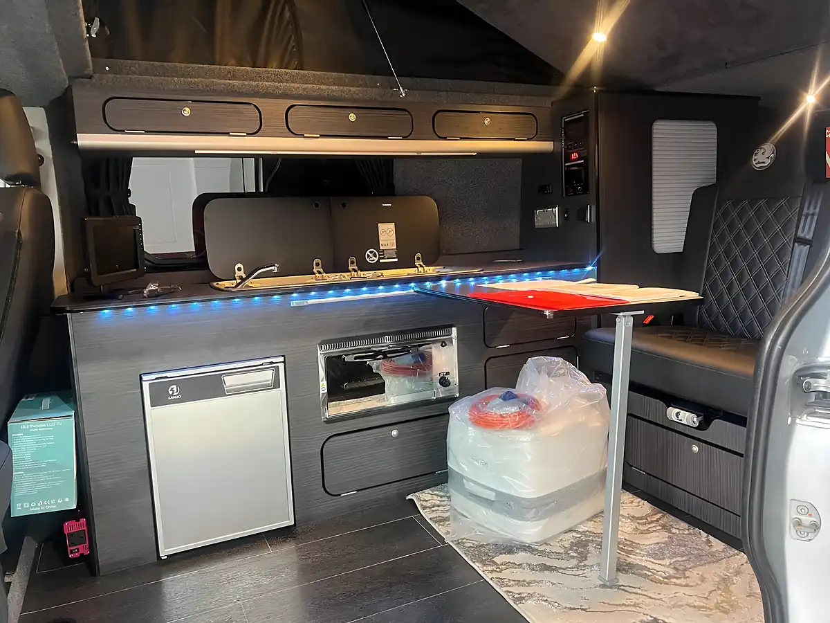 Used 2018 Vauxhall Vivaro Sportive Silver - Interior and Exterior details 3