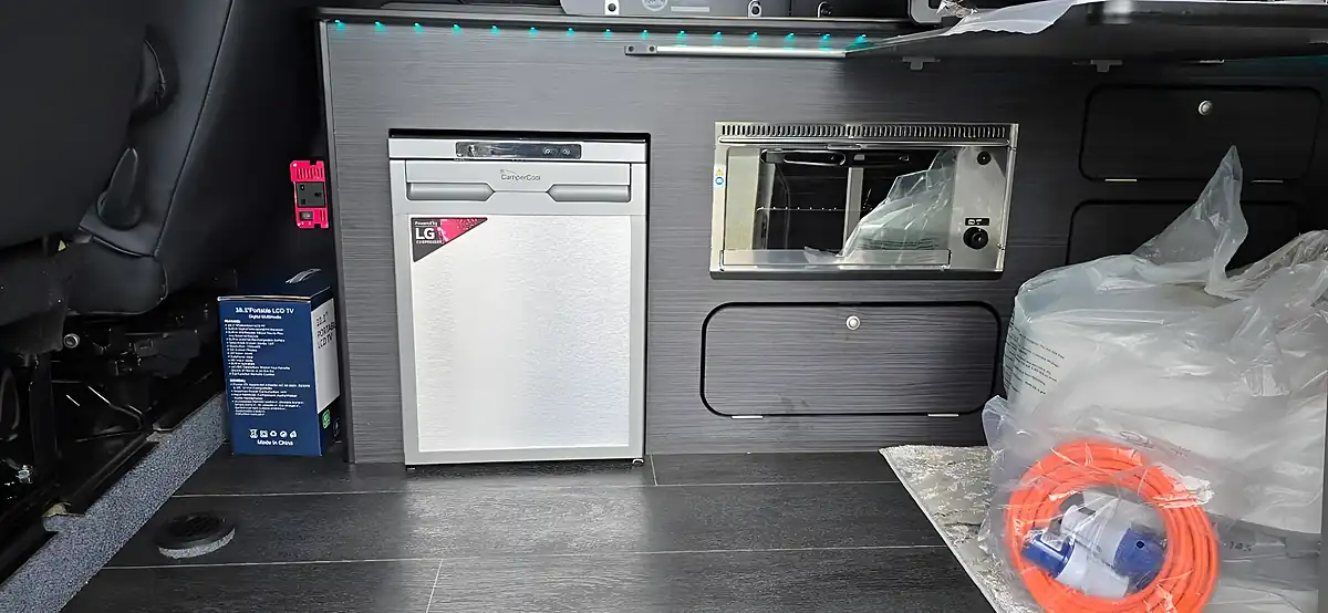 Used 2018 Vauxhall Vivaro Sportive Silver - Interior and Exterior details 7