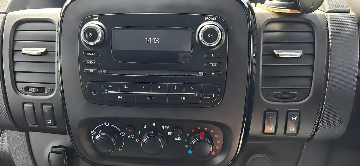 Used 2018 Vauxhall Vivaro Sportive Silver - Interior and Exterior details 15