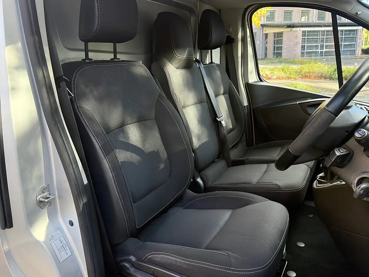 Used 2018 Vauxhall Vivaro Sportive Silver - Interior and Exterior details 14