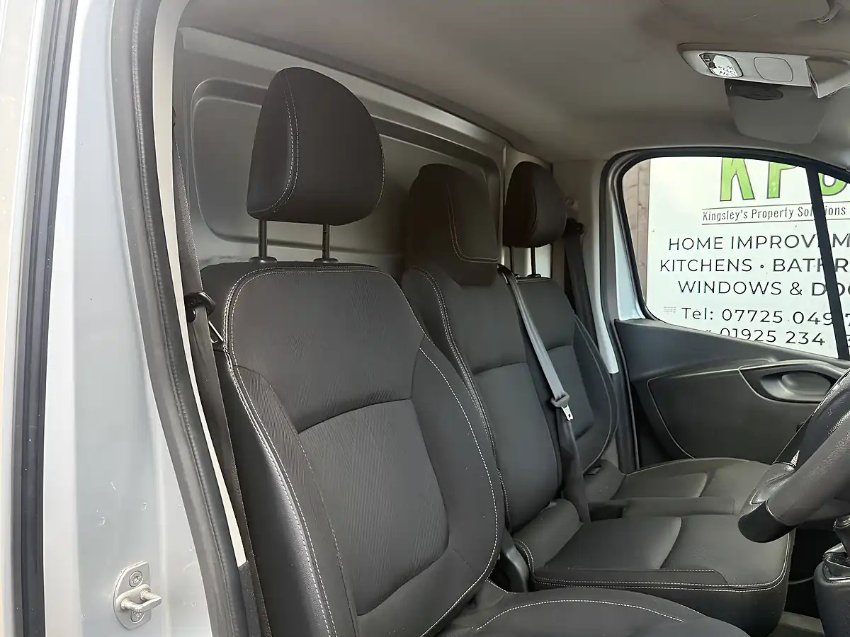 Used 2018 Vauxhall Vivaro Sportive Silver - Interior and Exterior details 15