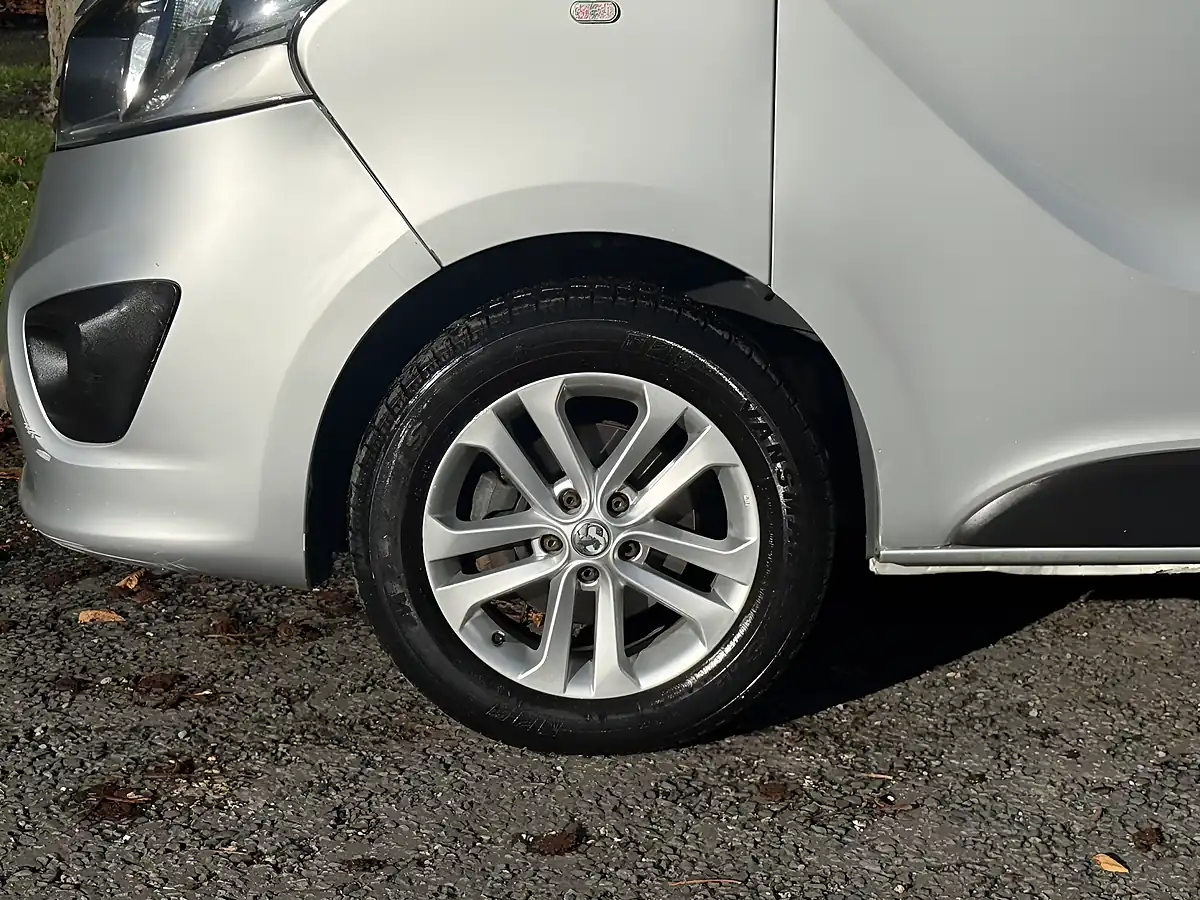 Used 2018 Vauxhall Vivaro Sportive Silver - Interior and Exterior details 4