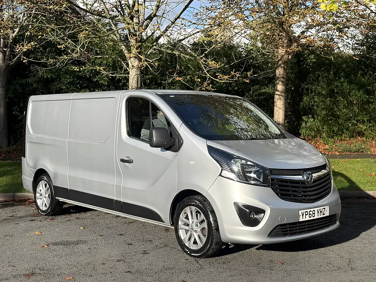 Used 2018 Vauxhall Vivaro Sportive Silver - Interior and Exterior details 7