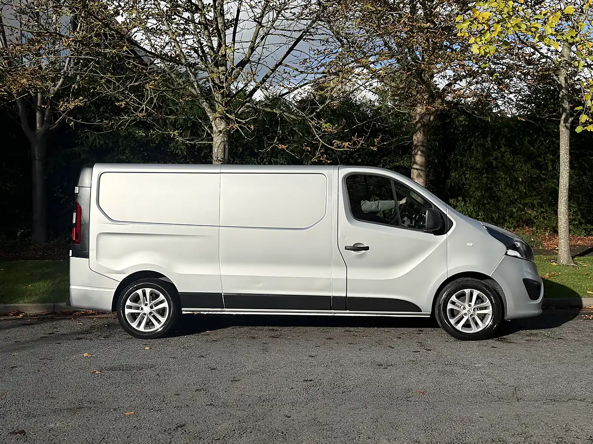 Used 2018 Vauxhall Vivaro Sportive Silver - Interior and Exterior details 8