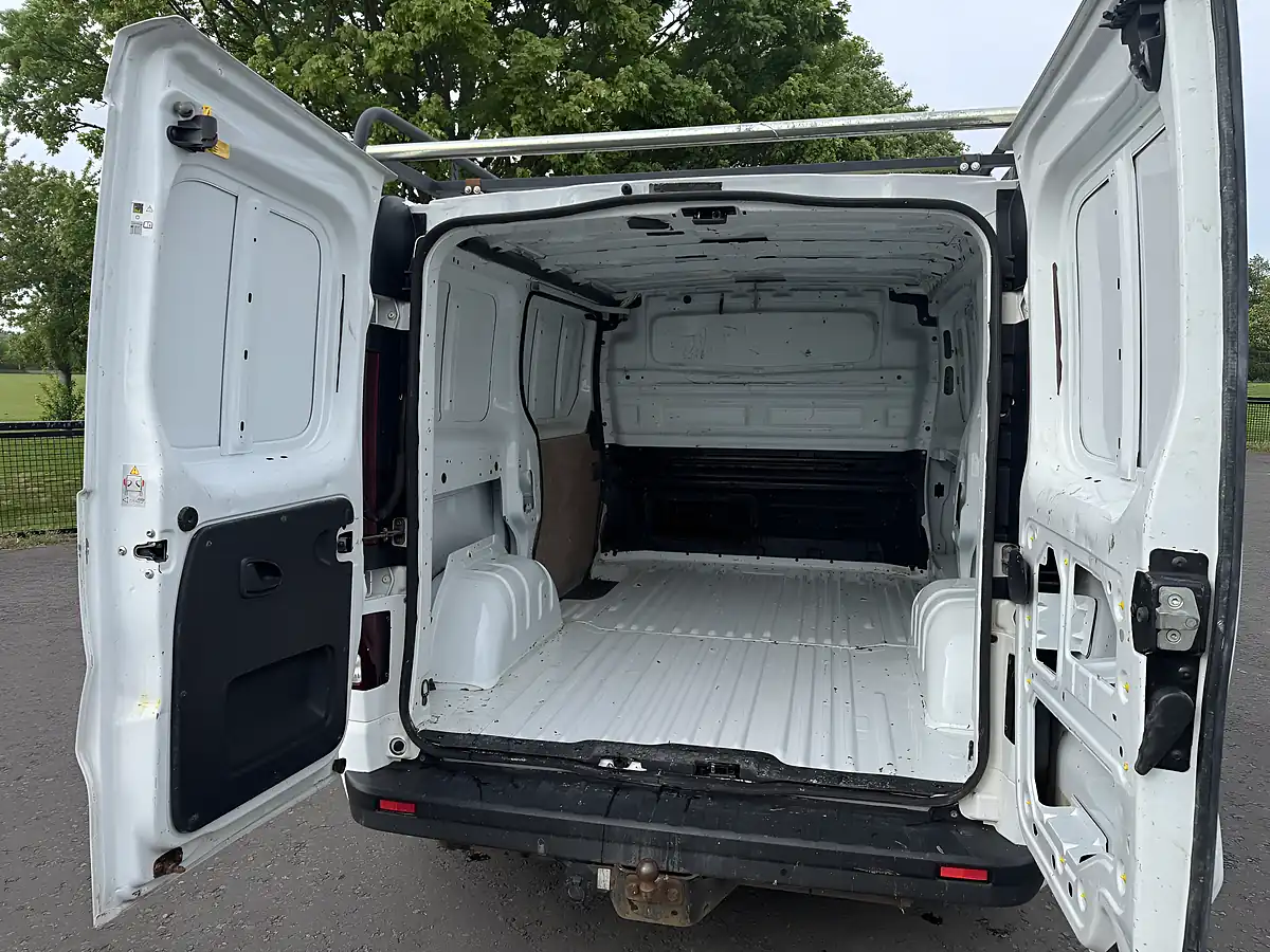 Used 2018 Vauxhall Vivaro Sportive White - Interior and Exterior details 10