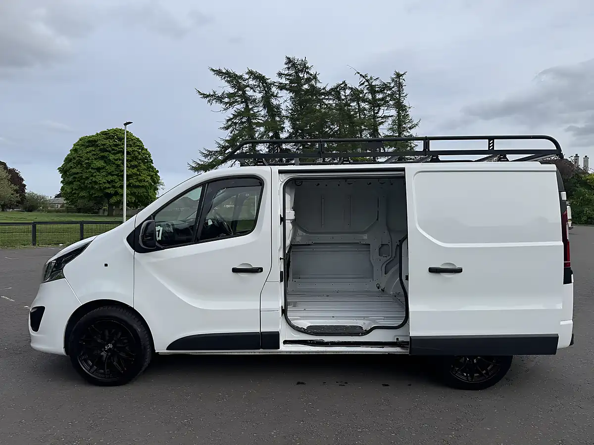 Used 2018 Vauxhall Vivaro Sportive White - Interior and Exterior details 12