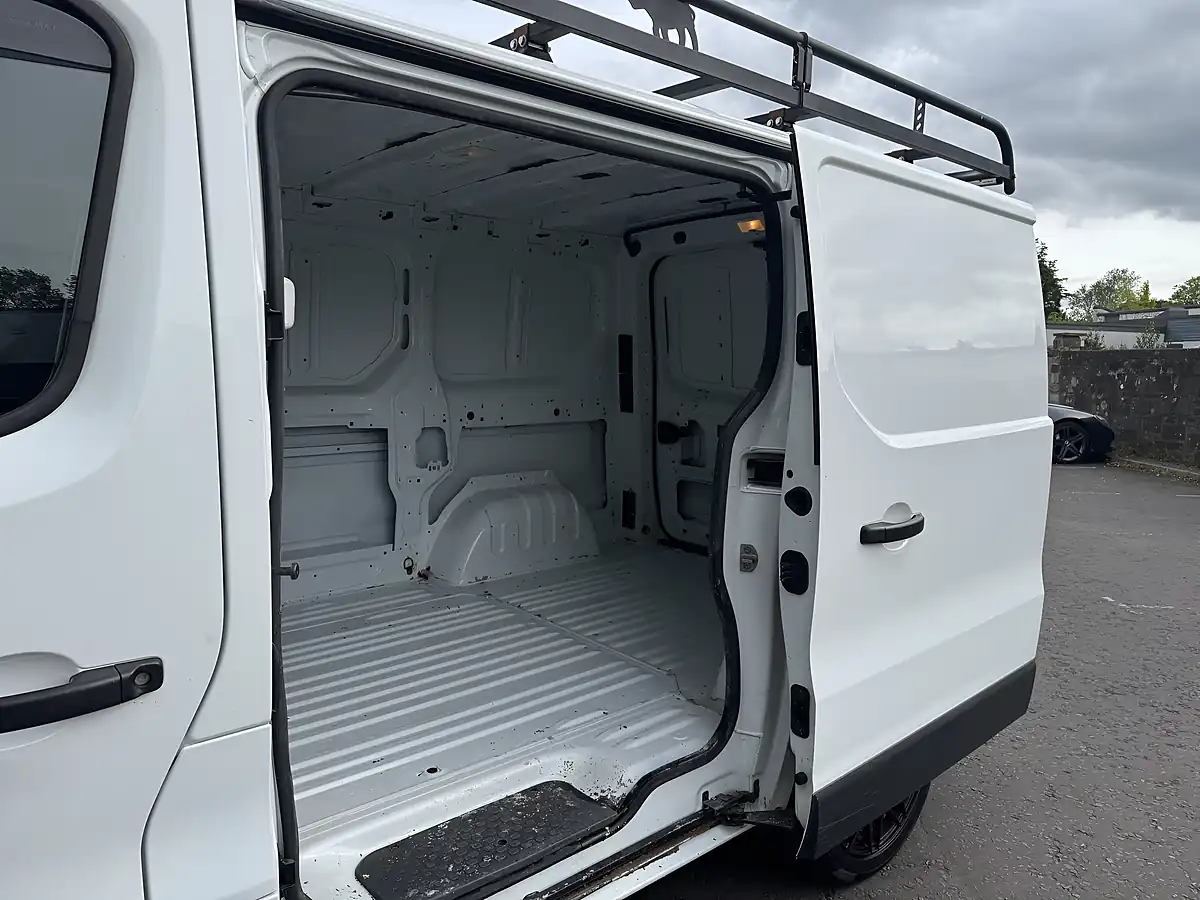 Used 2018 Vauxhall Vivaro Sportive White - Interior and Exterior details 13