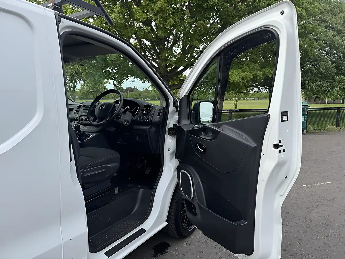 Used 2018 Vauxhall Vivaro Sportive White - Interior and Exterior details 15